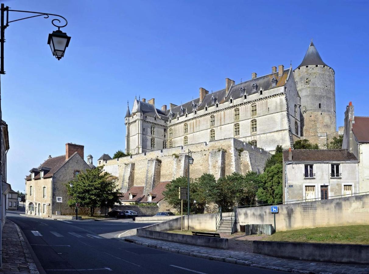 Maison Au Pied Du Chateau Châteaudun Esterno foto