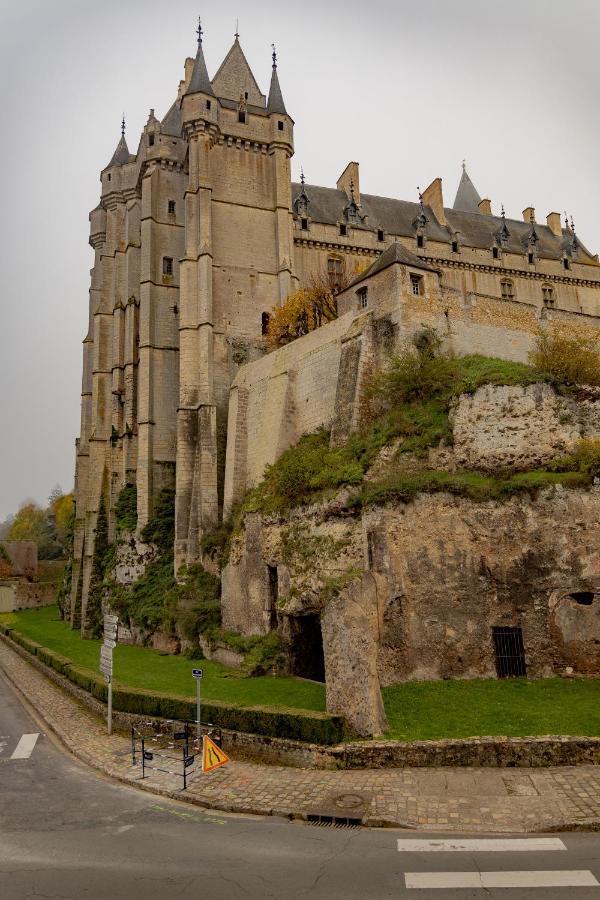 Maison Au Pied Du Chateau Châteaudun Esterno foto